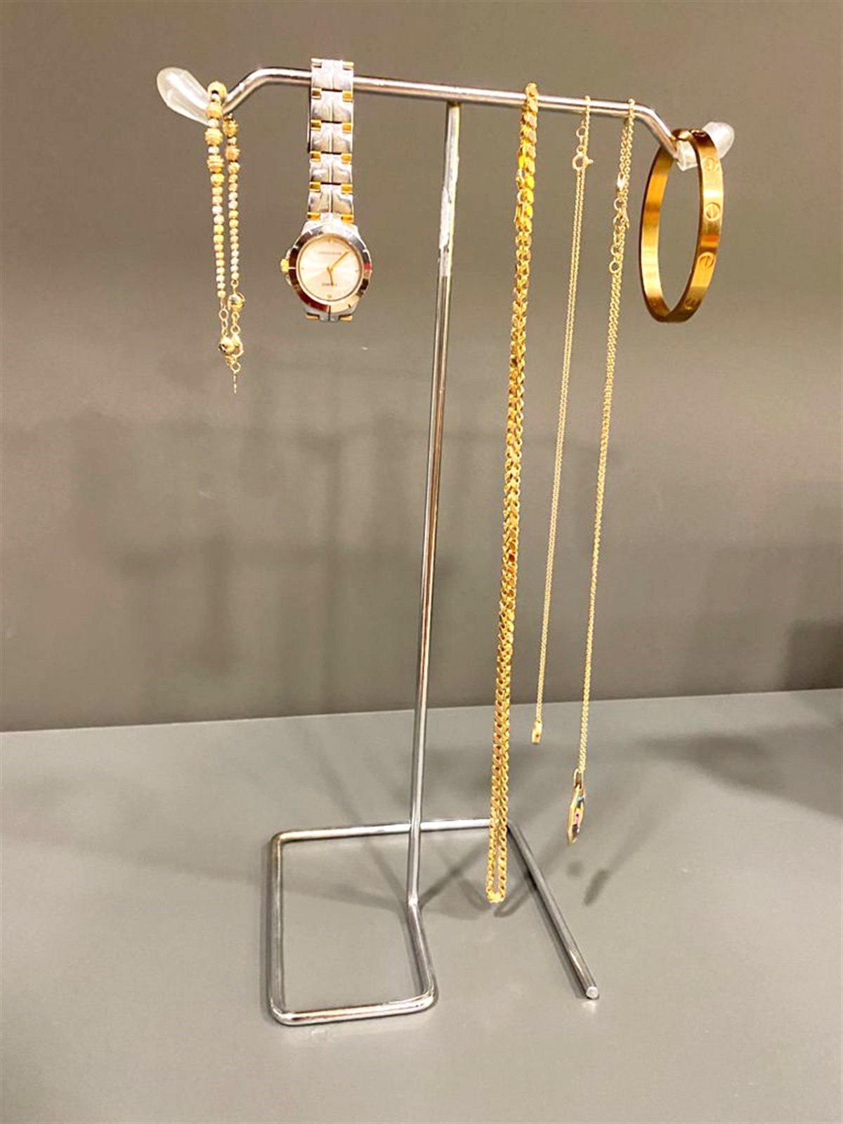 Takı ve Aksesuar Standı Köşeli Krom resmi